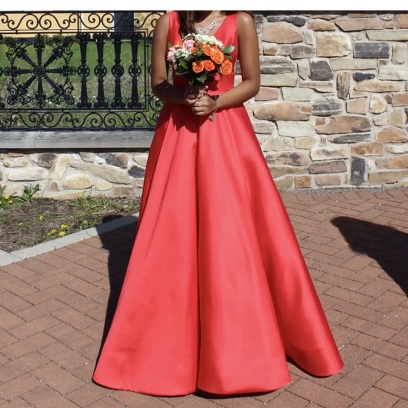 Prom Dress - Picture 4 of 5